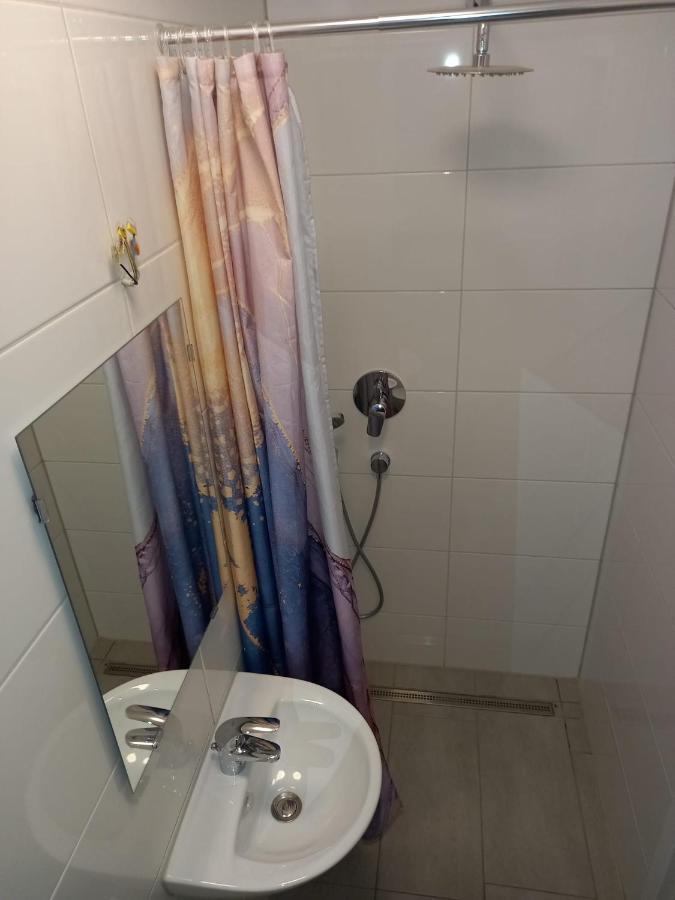Neubau Appartement Mit Terasse, Privater Eingang,Parkplatz,Kueche Fürth المظهر الخارجي الصورة