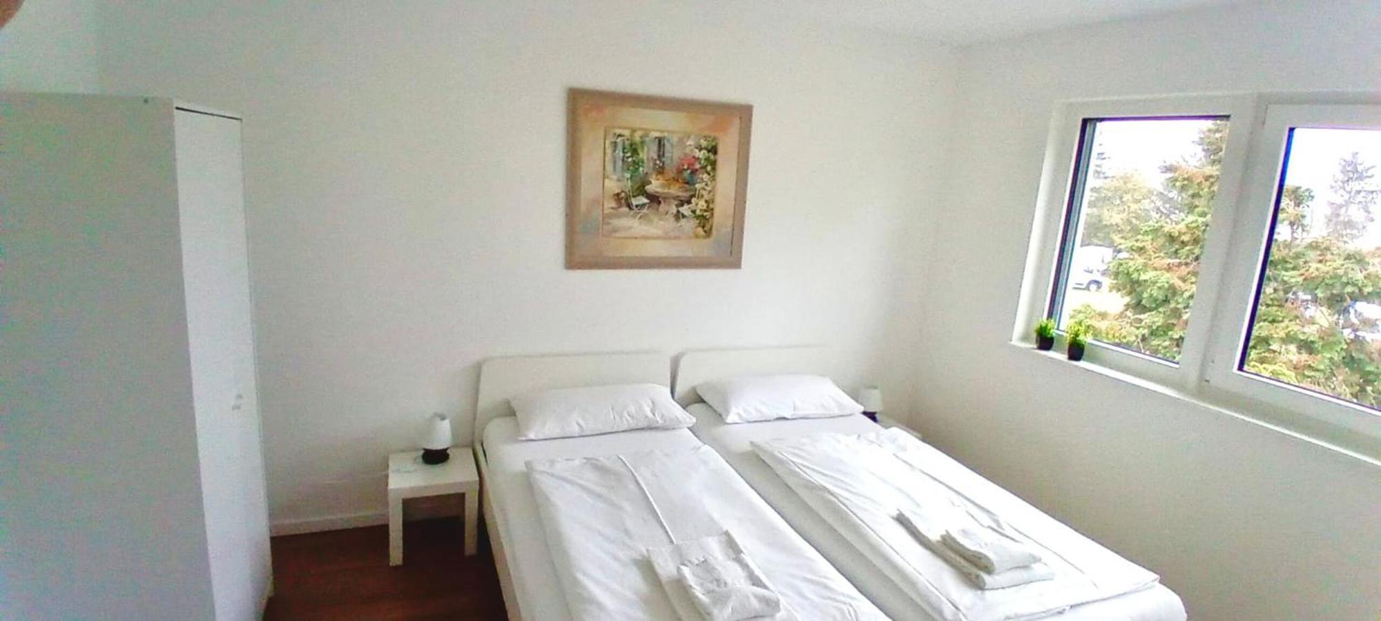 Neubau Appartement Mit Terasse, Privater Eingang,Parkplatz,Kueche Fürth المظهر الخارجي الصورة